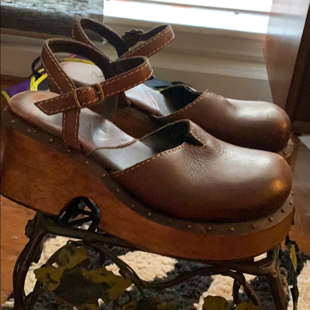 Vintage leather Mary Jane shoes